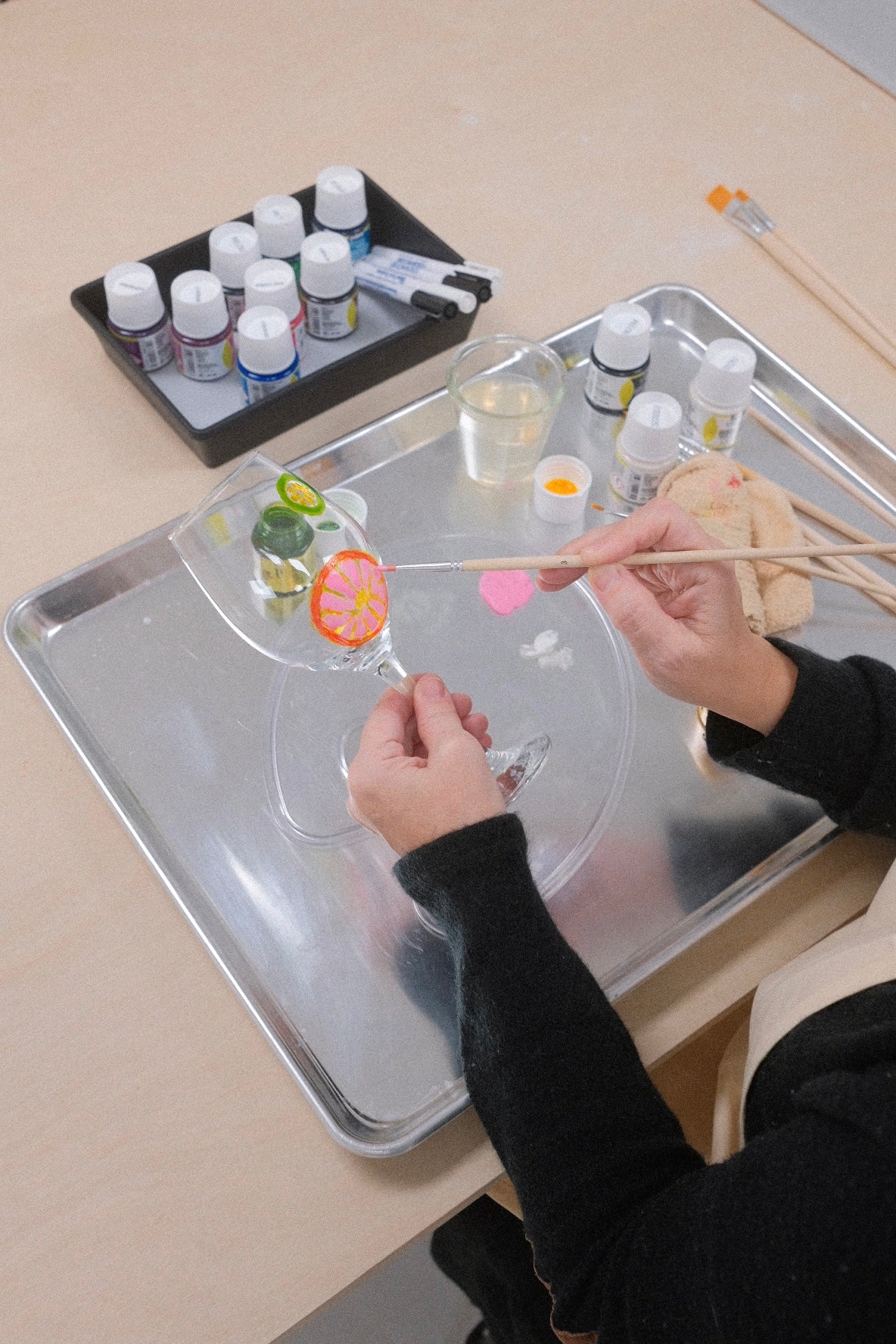 Atelier de peinture sur verre